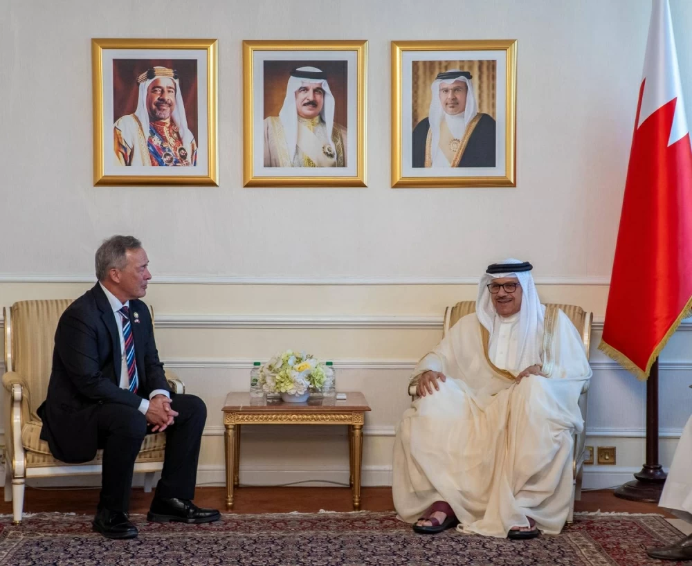 وزير الخارجية يلتقي عضو لجنة القوات المسلحة بمجلس النواب الأمريكي