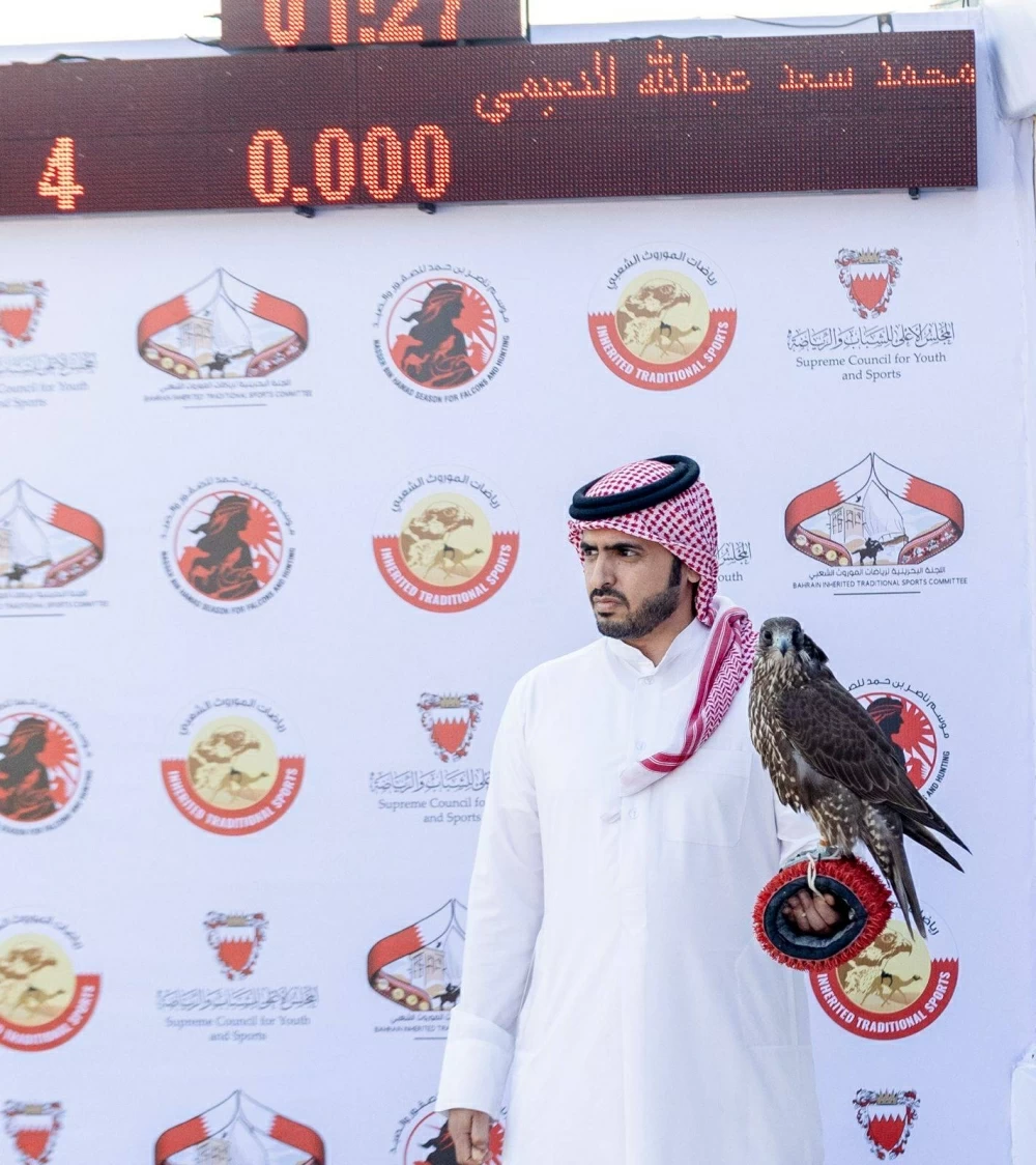 200 صقار يشاركون في انطلاق البطولة التنشيطية ضمن موسم ناصر بن حمد للصقور والصيد