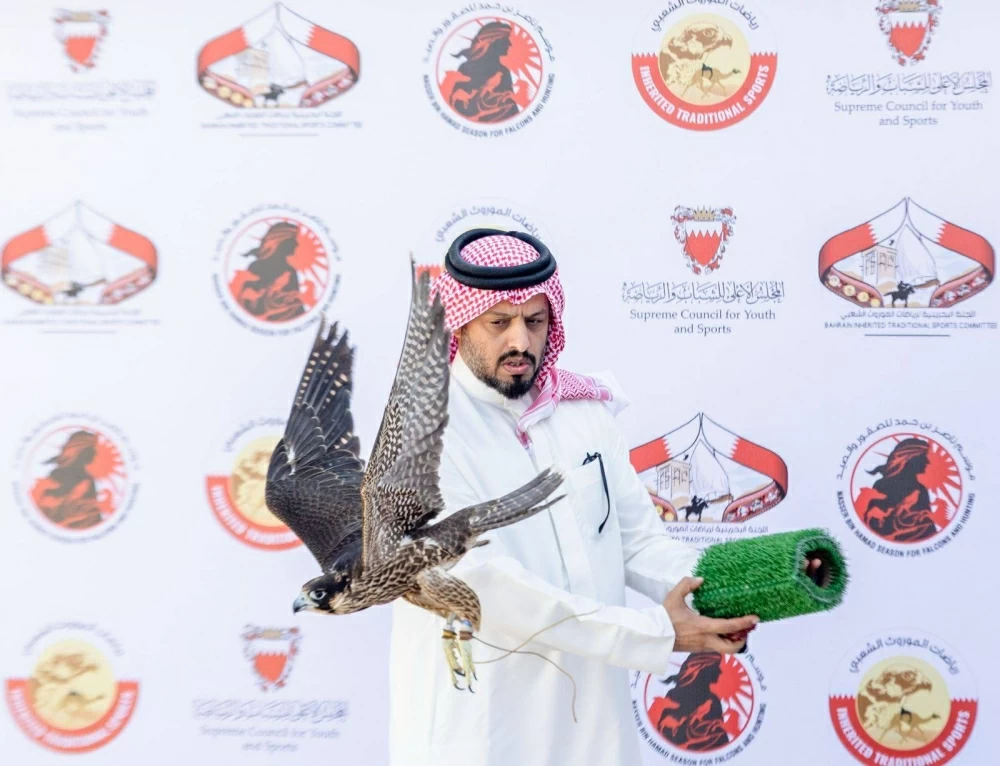 200 صقار يشاركون في انطلاق البطولة التنشيطية ضمن موسم ناصر بن حمد للصقور والصيد