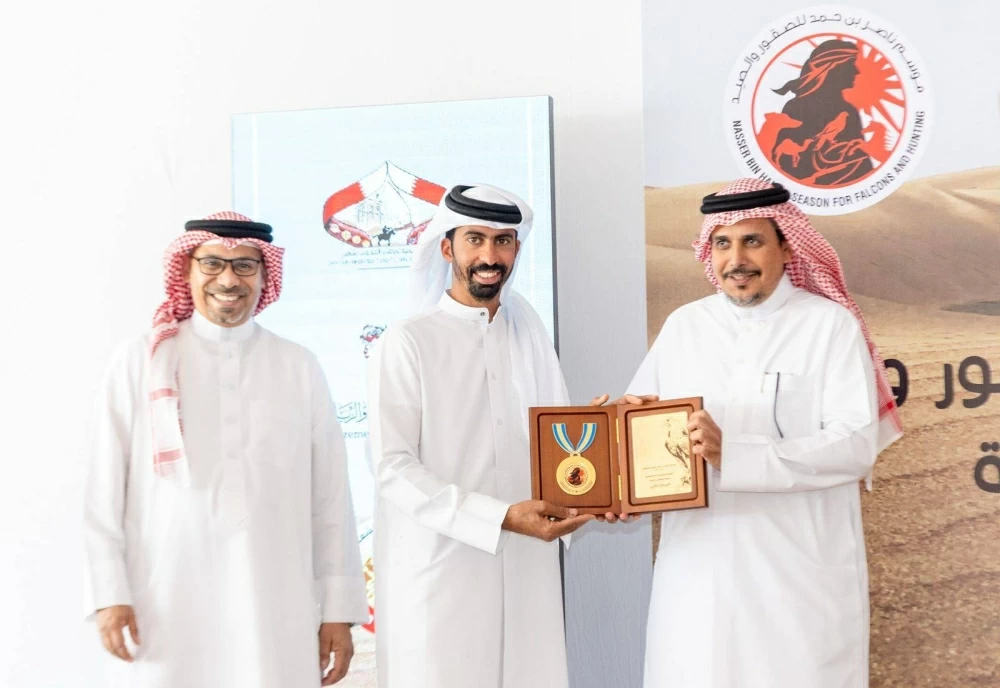 200 صقار يشاركون في انطلاق البطولة التنشيطية ضمن موسم ناصر بن حمد للصقور والصيد