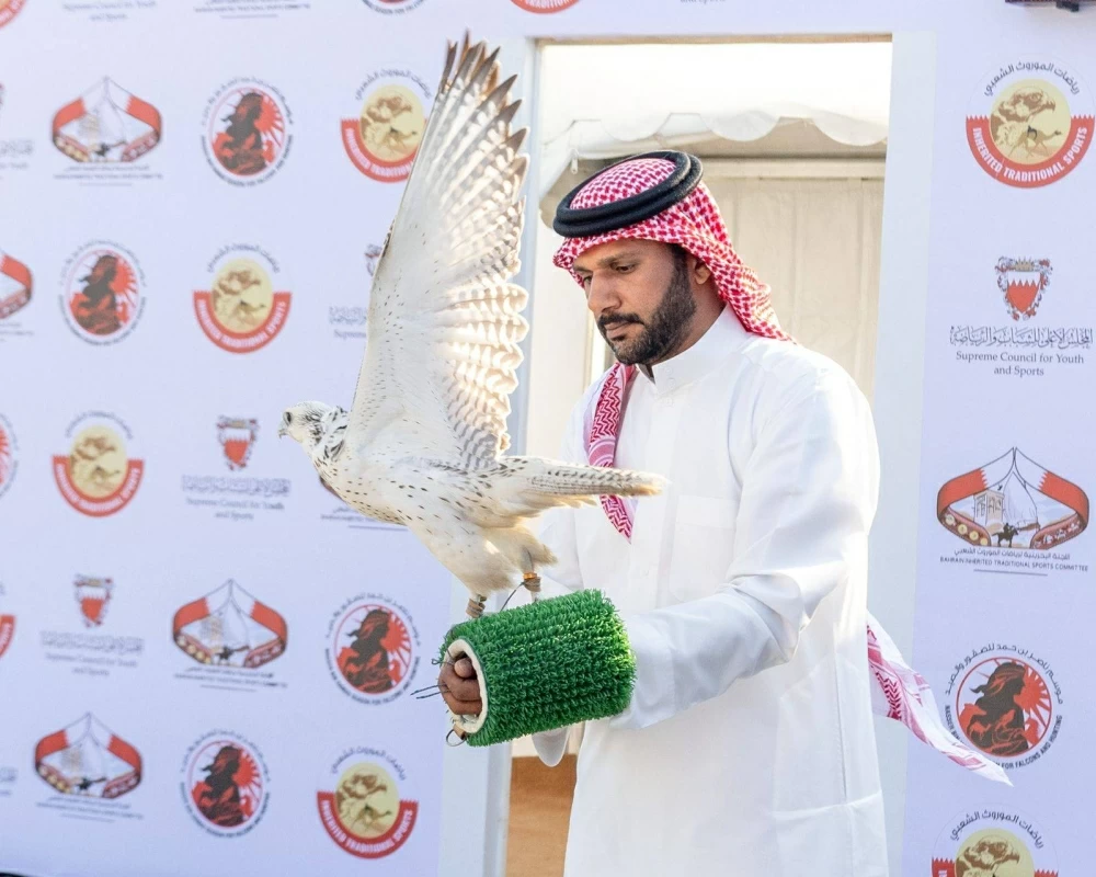 200 صقار يشاركون في انطلاق البطولة التنشيطية ضمن موسم ناصر بن حمد للصقور والصيد