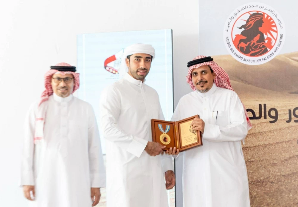 200 صقار يشاركون في انطلاق البطولة التنشيطية ضمن موسم ناصر بن حمد للصقور والصيد