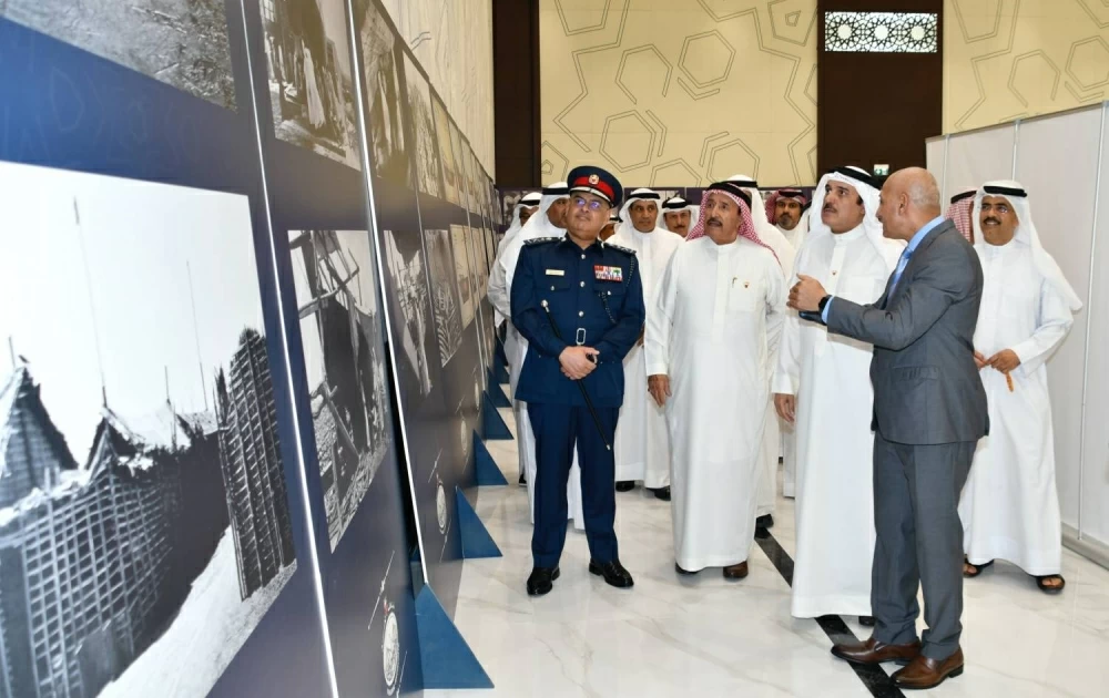 محافظة المحرق تفتتح معرض الصور التاريخية احتفاءً بالأعياد الوطنية