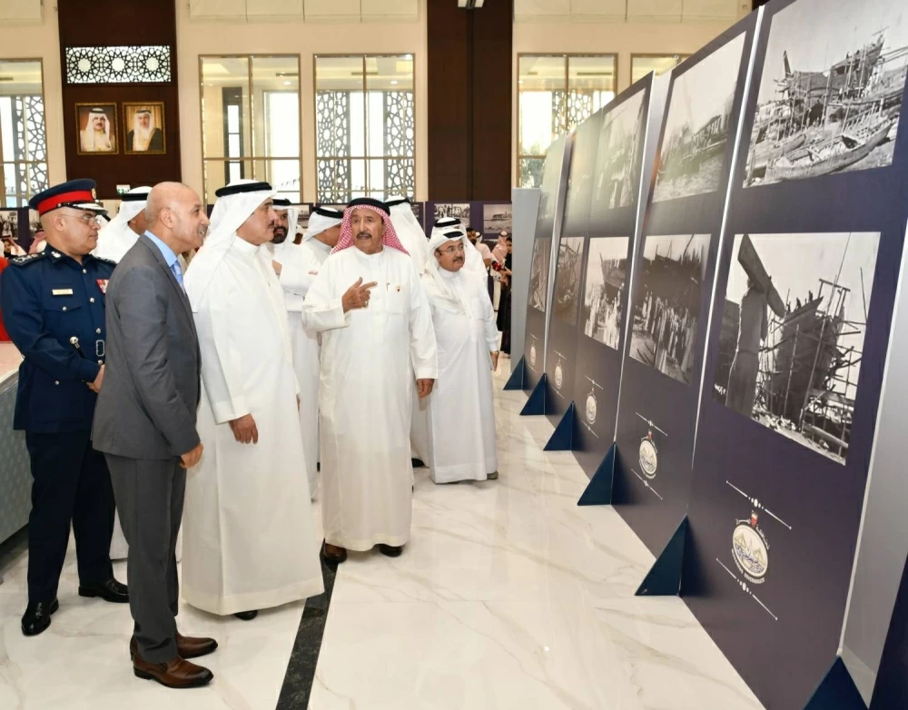 محافظة المحرق تفتتح معرض الصور التاريخية احتفاءً بالأعياد الوطنية