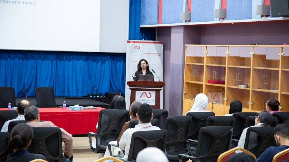 "الأهلية" تُحوّل البحث العلمي لتجربة تفاعلية عبر جلسة متقدمة على EBSCO