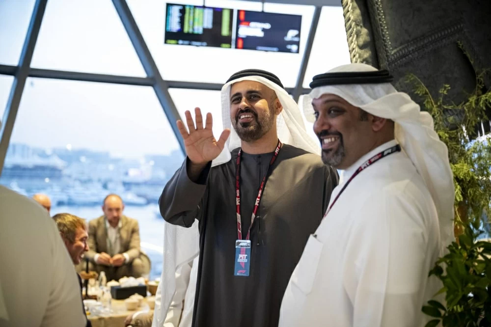 ولي العهد رئيس الوزراء يشهد فوز &laquo;مكلارين&raquo; ببطولة العالم للفورمولا1 للصانعين والسائقين