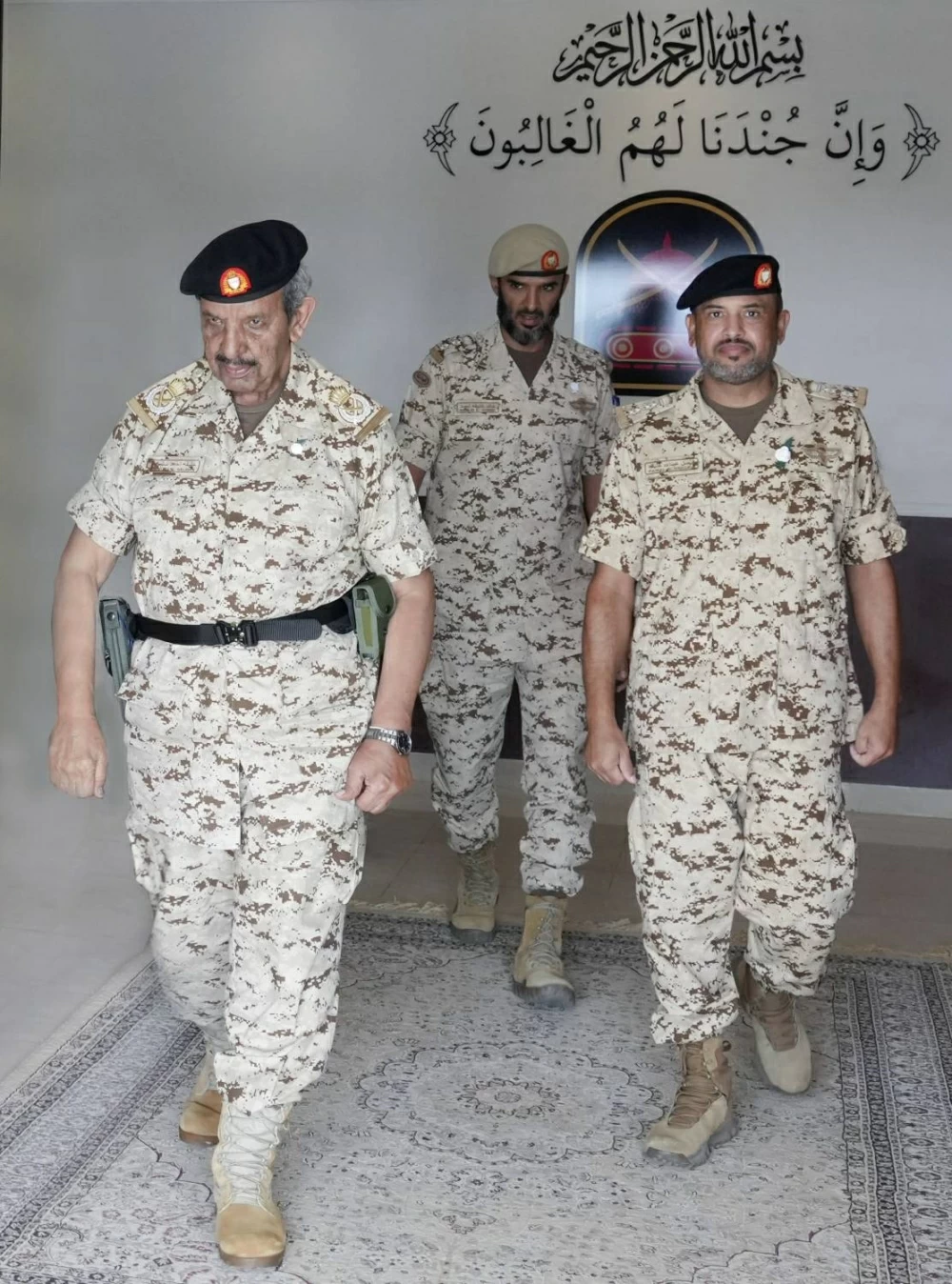 القائد العام يتفقد إحدى وحدات قوة دفاع البحرين ضمن متابعه  الميدانية المستمرة لكافة الأسلحة والوحدات