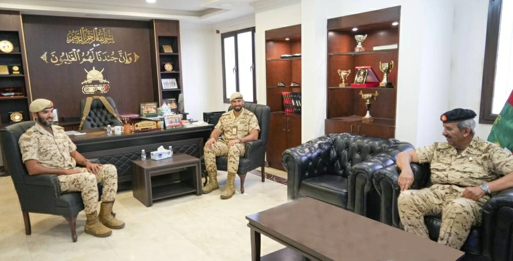 القائد العام يتفقد إحدى وحدات قوة دفاع البحرين ضمن متابعه  الميدانية المستمرة لكافة الأسلحة والوحدات
