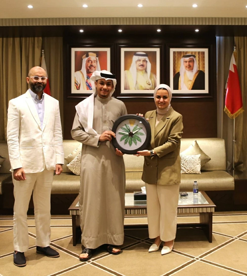 وزيرة الشباب تكرم الفائزين بمسابقة أفضل تصميم للساعات بالتعاون مع "نونسيير"