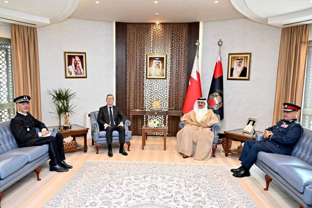 وزير الداخلية يبحث مع السفير الفرنسي تعزيز التعاون وتبادل الخبرات بين البلدين