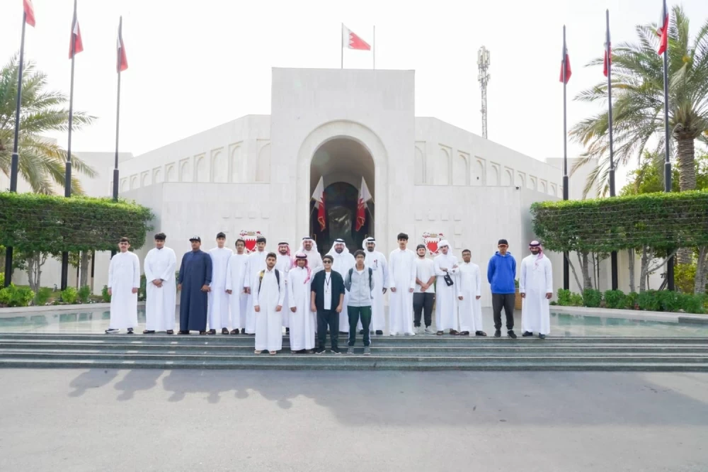 أمانة النواب تستقبل طلاب مدرسة المحرق الثانوية للبنين