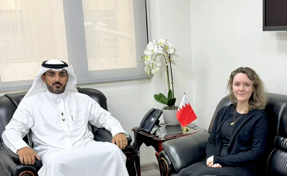 رئيس وحدة التحقيق الخاصة يستقبل نائب رئيس بعثة سفارة المملكة المتحدة بمملكة البحرين