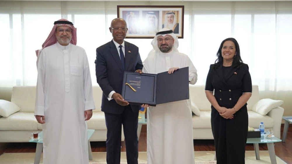 النائب الاول لـ&laquo;الغرفه&raquo; يستقبل سفير أنغولا جوليو ماياتو