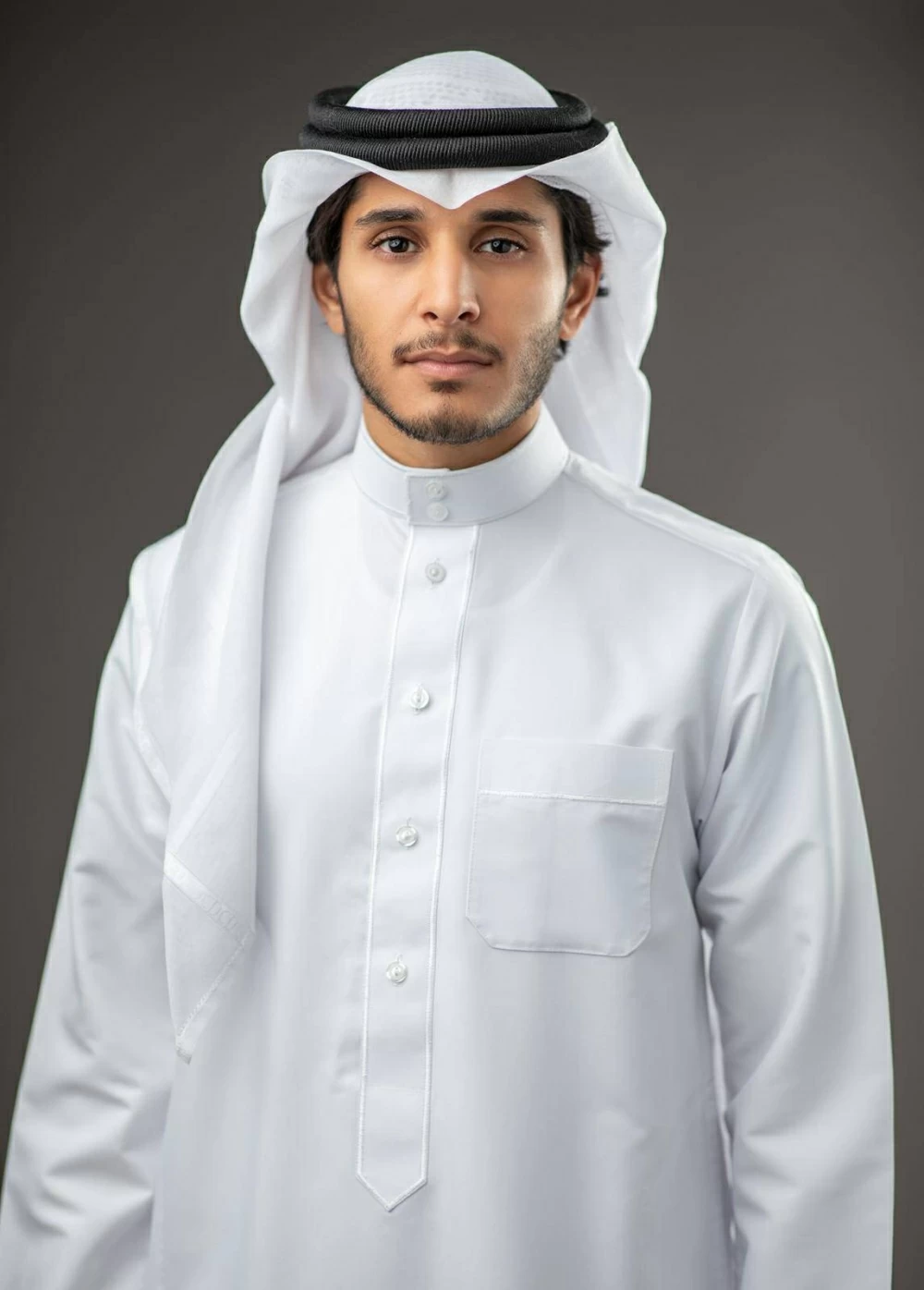 عمر فاروق البحريني الوحيد المرشّح لجائزة أفضل صانع محتوى في الشرق الأوسط لعام 2025