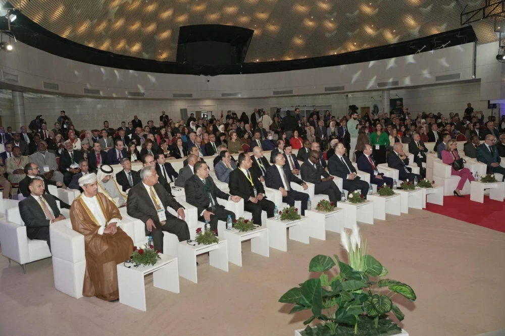 سفير البحرين لدى تونس يشارك في قمة الذكاء الاصطناعي نحو المستقبل