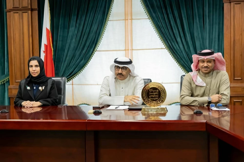 وزير التربية يلتقي الفريق المشرف على البرنامج الوطني لتدريب وتأهيل المعلمين