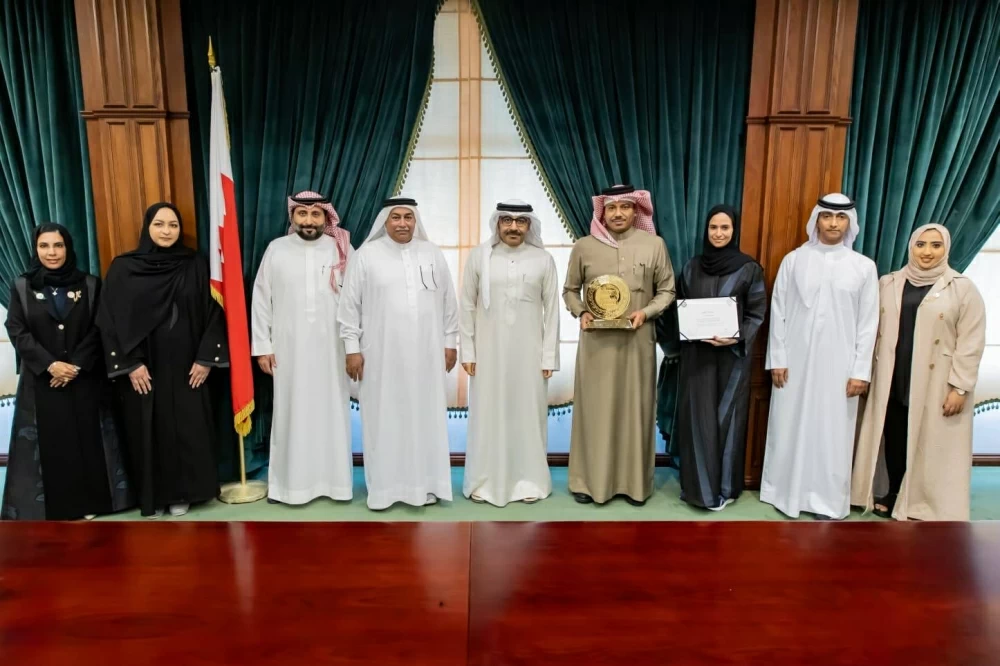 وزير التربية يلتقي الفريق المشرف على البرنامج الوطني لتدريب وتأهيل المعلمين