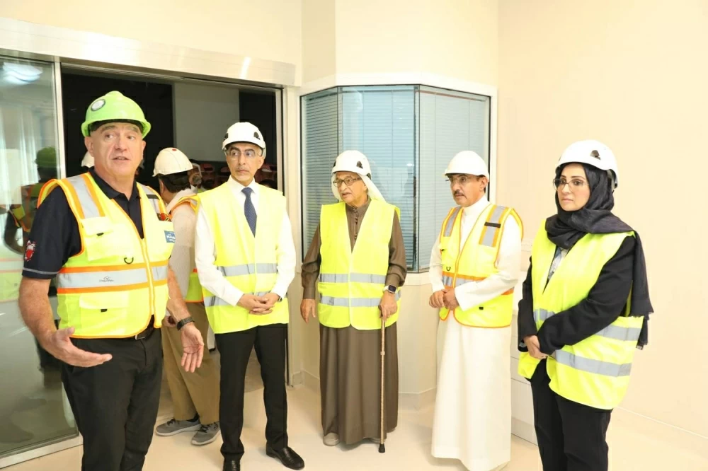 محمد بن عبدالله وعدد من الوزراء والمسؤولين يطلعون على تطورات مدينة الملك عبد الله بن عبد العزيز الطبية