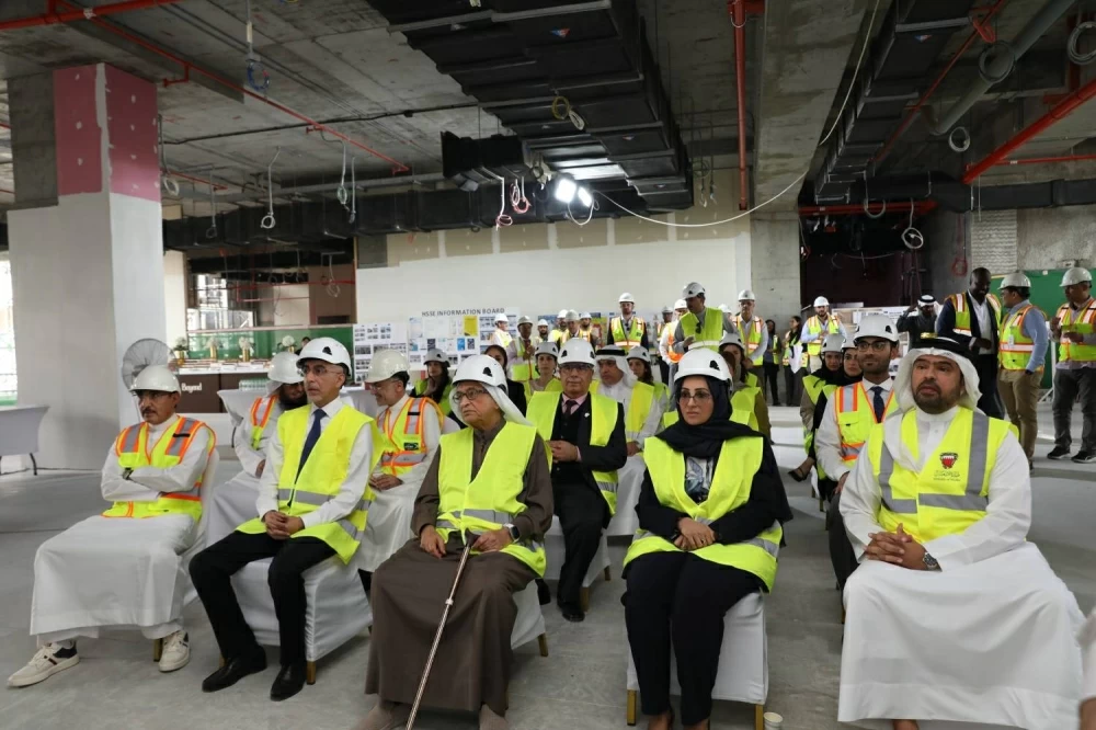 محمد بن عبدالله وعدد من الوزراء والمسؤولين يطلعون على تطورات مدينة الملك عبد الله بن عبد العزيز الطبية