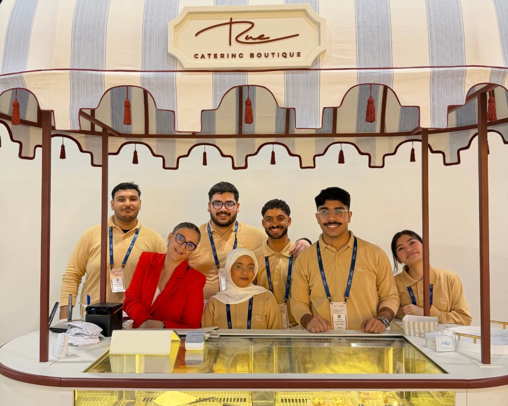 طلبة "فاتيل البحرين" يشاركون في معرض الجواهر العربية 2025