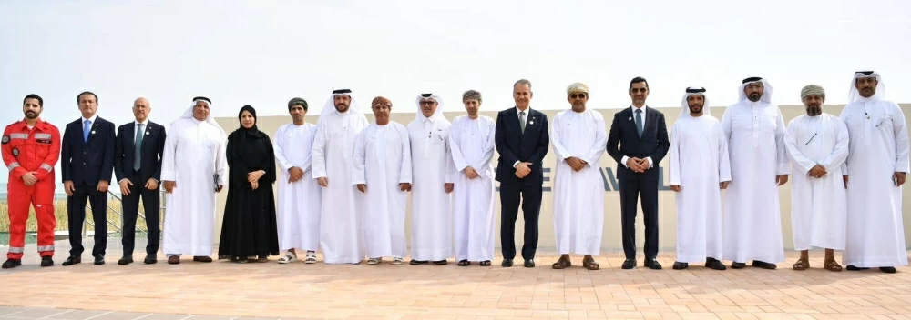 وزيرالبلديات ووزير الثروة الزراعية العماني ووفود خليجية يزورون مشروع زراعة أشجار القرم في (جيبك) وشركة مزارع الجزيرة