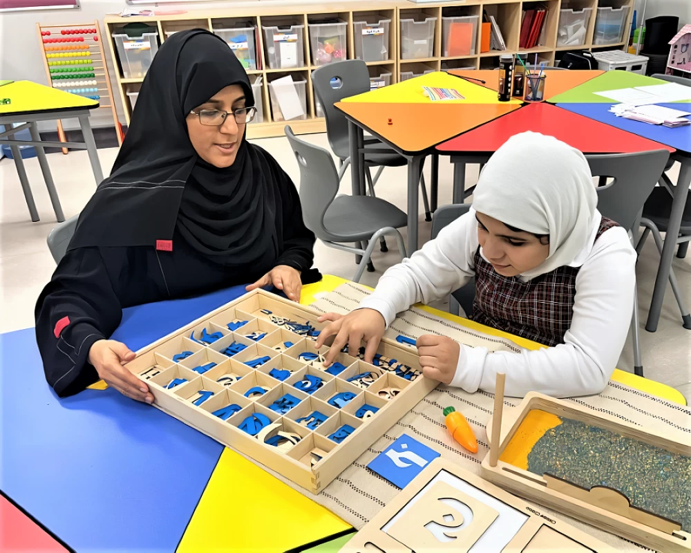 الاختصاصية فاطمة حميد تصمم برنامجًا لتعليم اللغة العربية والرياضيات لذوي صعوبّات التعلّم