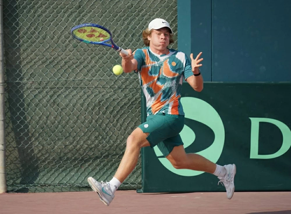 خروج مبكر لبطلي الأسبوع الثاني في فردي الأولاد والفتيات