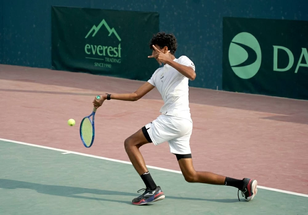 خروج مبكر لبطلي الأسبوع الثاني في فردي الأولاد والفتيات