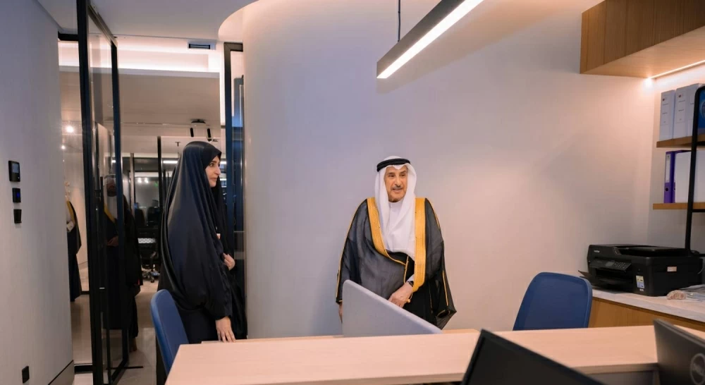 خالد بن عبدالله يفتتح المقر الجديد لـ &laquo;المبرة الخليفية&raquo; ويدشن كتاب مسيرة المؤسسة