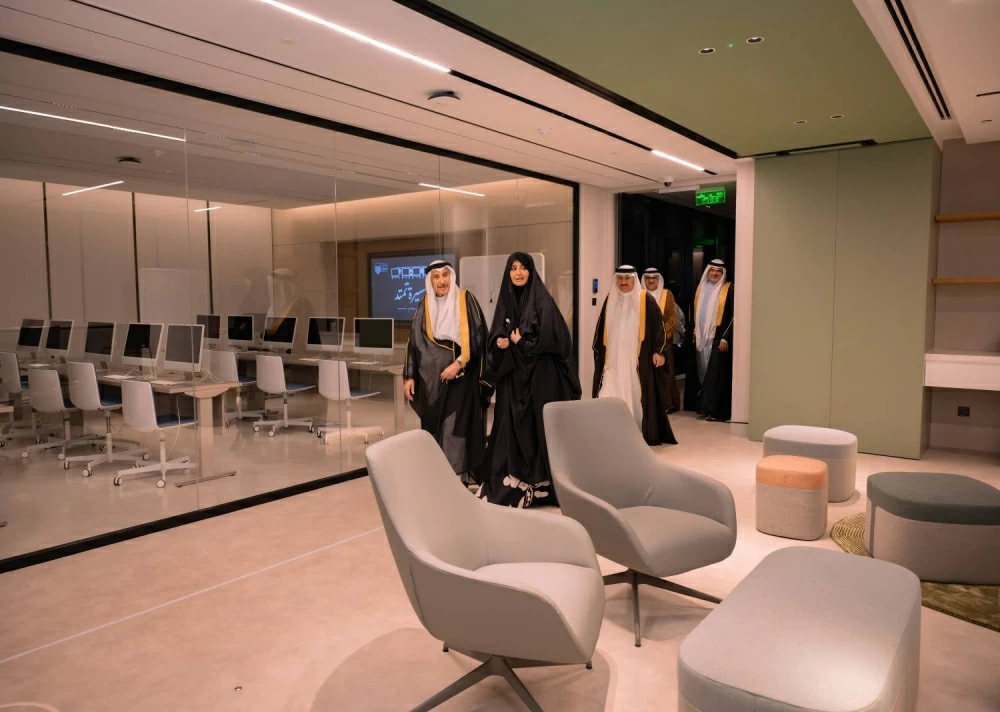 خالد بن عبدالله يفتتح المقر الجديد لـ &laquo;المبرة الخليفية&raquo; ويدشن كتاب مسيرة المؤسسة