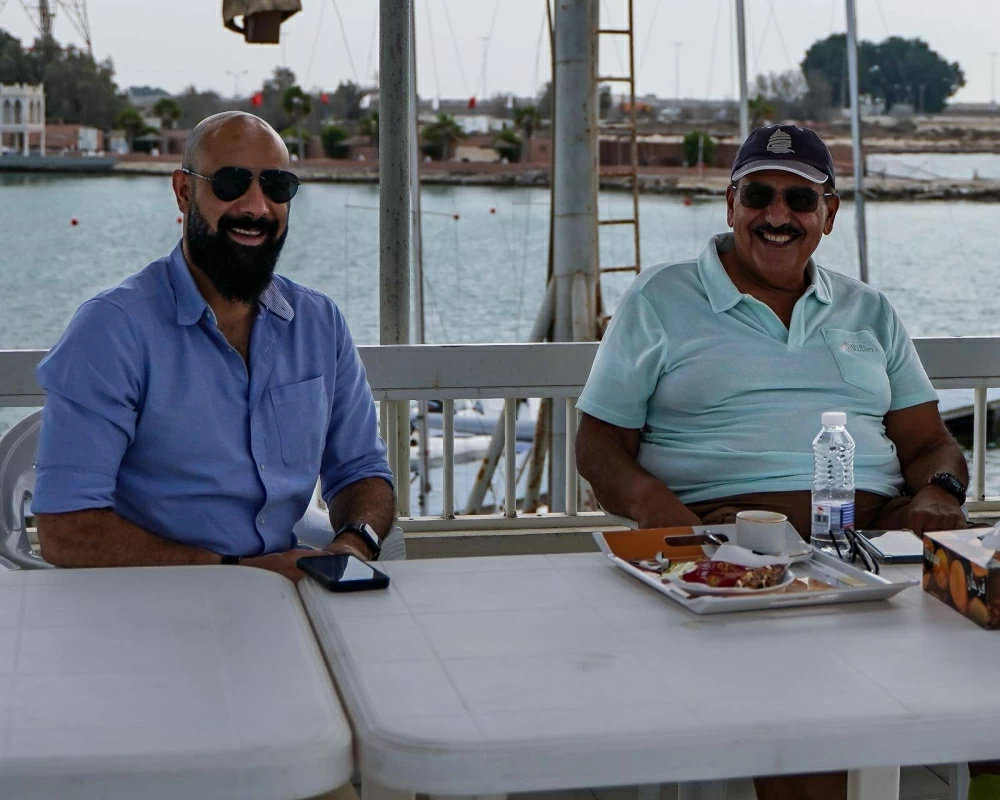 عبدالرحيم عبدالله يتصدر منافسات اليوم الأول لبطولة المملكة لليخوت الشراعية