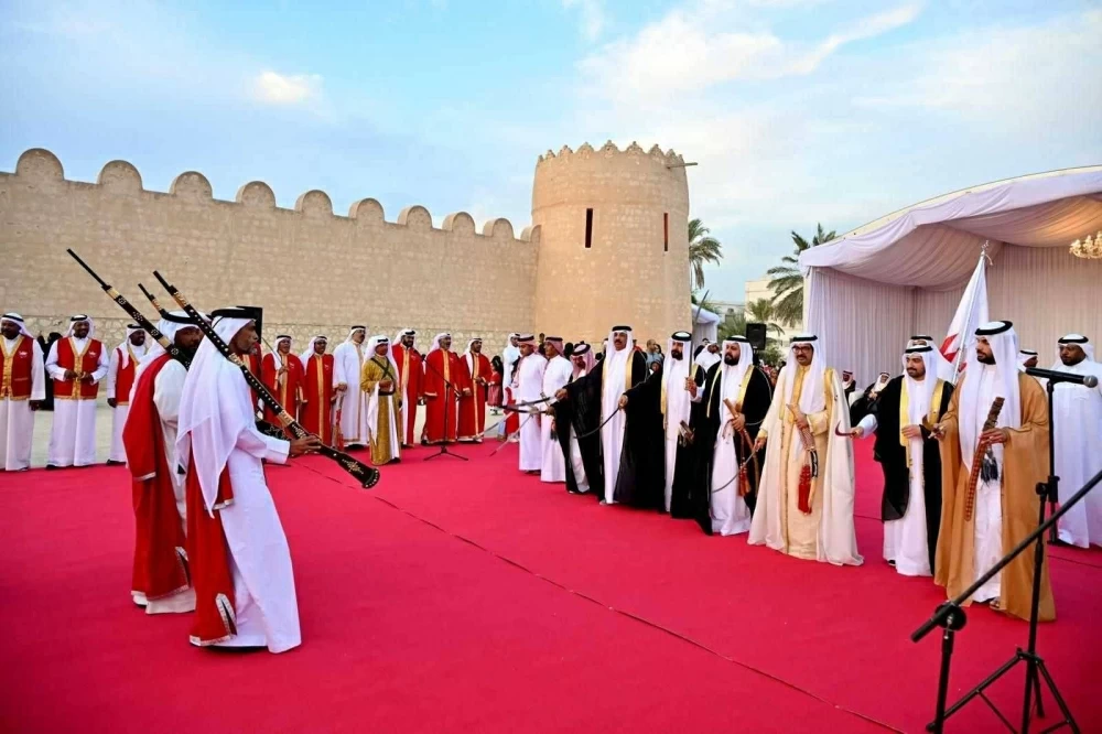 محافظ الجنوبية يحضر عرضة واحتفال أهالي الرفاع بالأعياد الوطنية