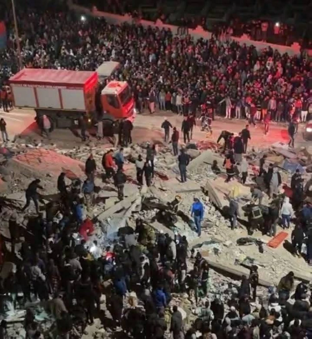 المغرب: ارتفاع ضحايا انهيار بنايتين في مدينة فاس إلى 22 قتيلًا و16 مصابًا