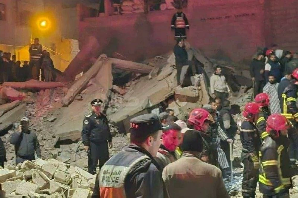المغرب: ارتفاع ضحايا انهيار بنايتين في مدينة فاس إلى 22 قتيلًا و16 مصابًا