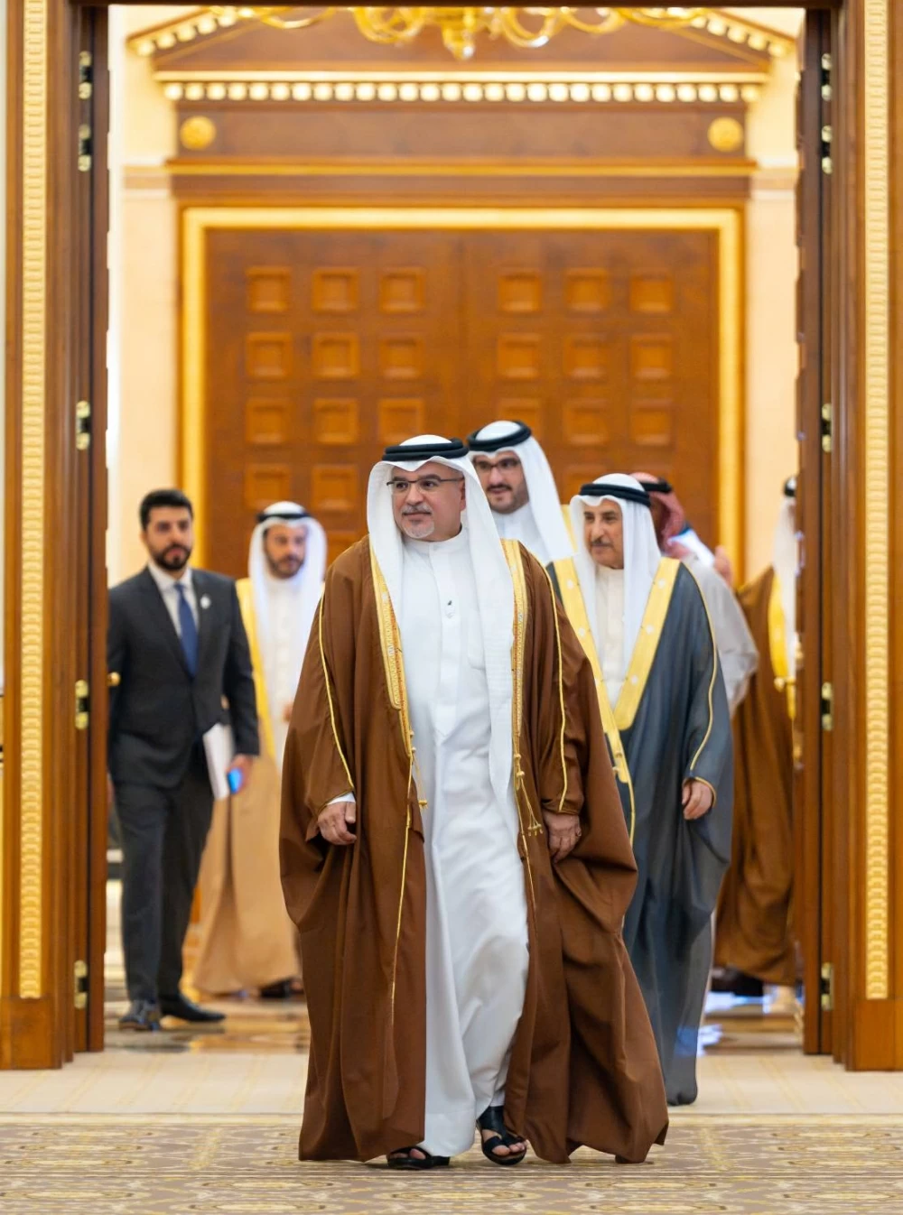 نائب الملك ولي العهد: خدمة المواطن وتحقيق تطلعاته جوهر العمل الحكومي وواجب وطني يتطلب عملًا جماعياً