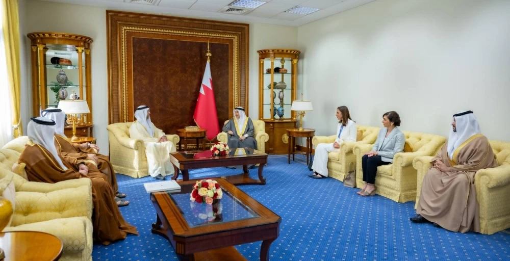 خالد بن عبد الله يلتقي مساعد وزير شؤون مجلس الوزراء للتنافسية والتبادل المعرفي بالإمارات