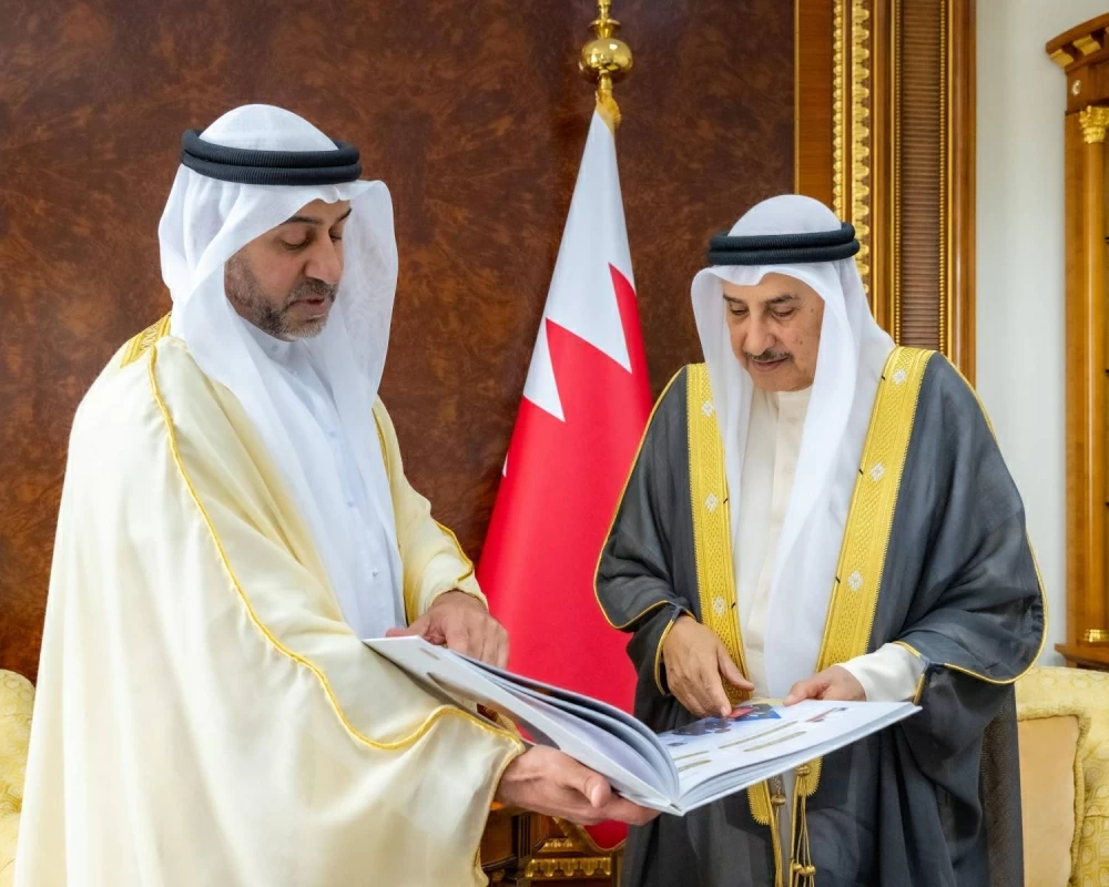 خالد بن عبد الله يلتقي مساعد وزير شؤون مجلس الوزراء للتنافسية والتبادل المعرفي بالإمارات