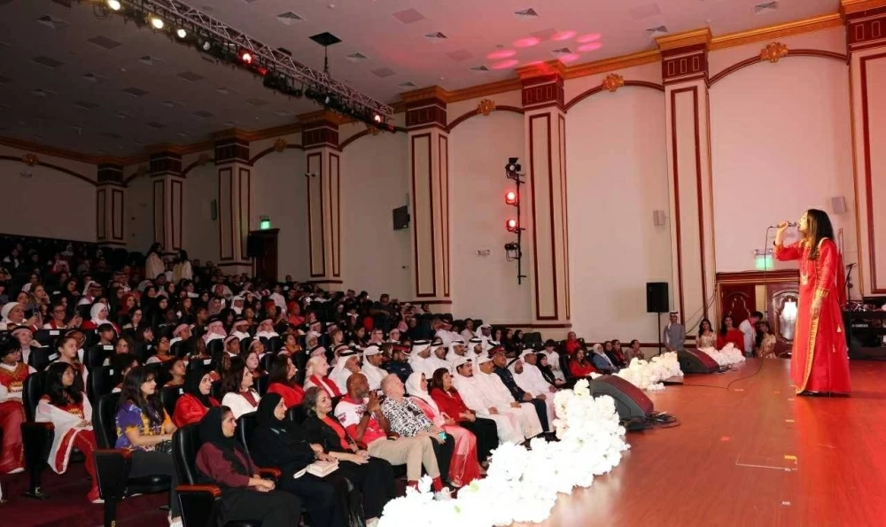 محافظ العاصمة يحضر احتفالية مدرسة المعارف بالأعياد الوطنية