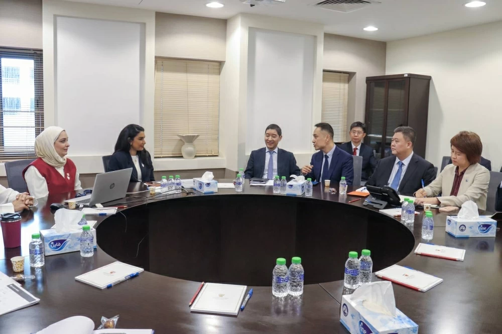 وكيل الإسكان تبحث مستجدات تنفيذ مشروع "سترة الإسكانية" مع "CMEC" الصينية و"سيتيك" الصيني