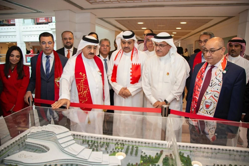 طلبة "الأهلية" يحتفلون بمناسبة الأعياد الوطنية