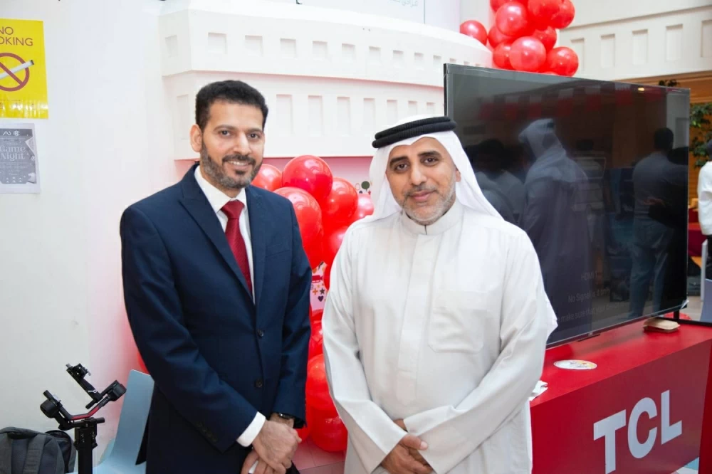 طلبة "الأهلية" يحتفلون بمناسبة الأعياد الوطنية