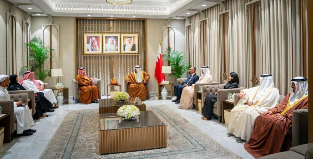 وزير المالية والاقتصاد الوطني يستقبل رئيس مجلس إدارة بنك الخليج الدولي