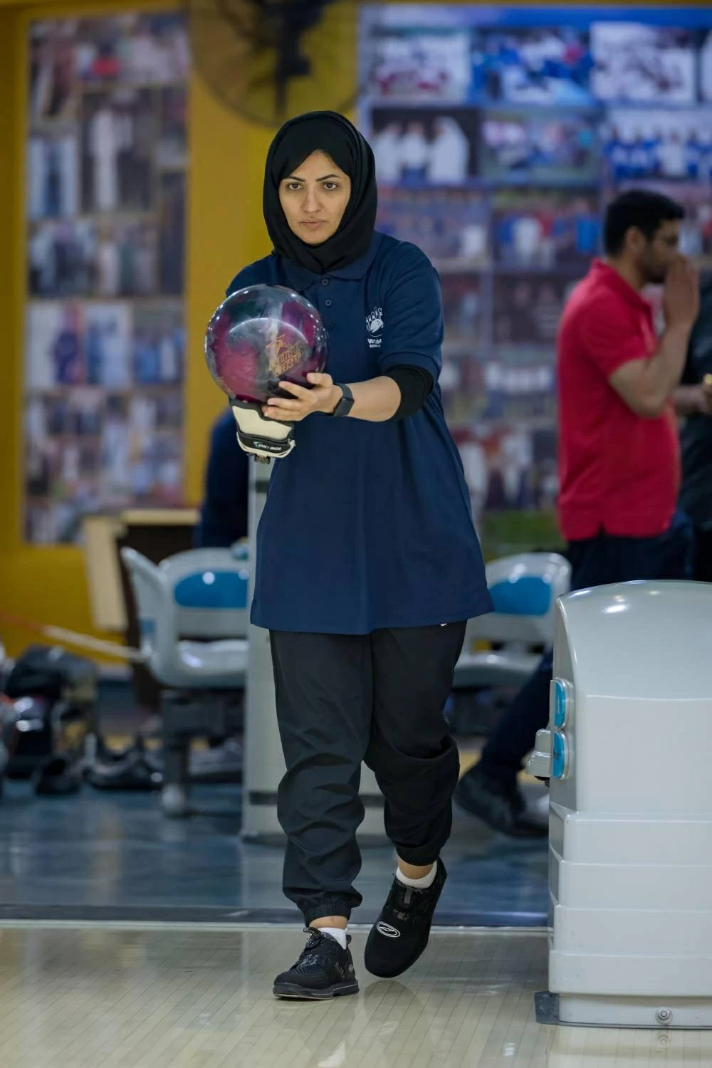 الإماراتية زكية المعماري تتصدر منافسات بطولة المرأة الأولى للبولينج