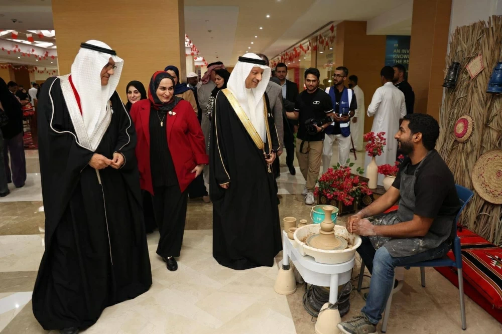 الجامعة العربية المفتوحة تحتفل بالعيد الوطني بحضور محافظ الشمالية