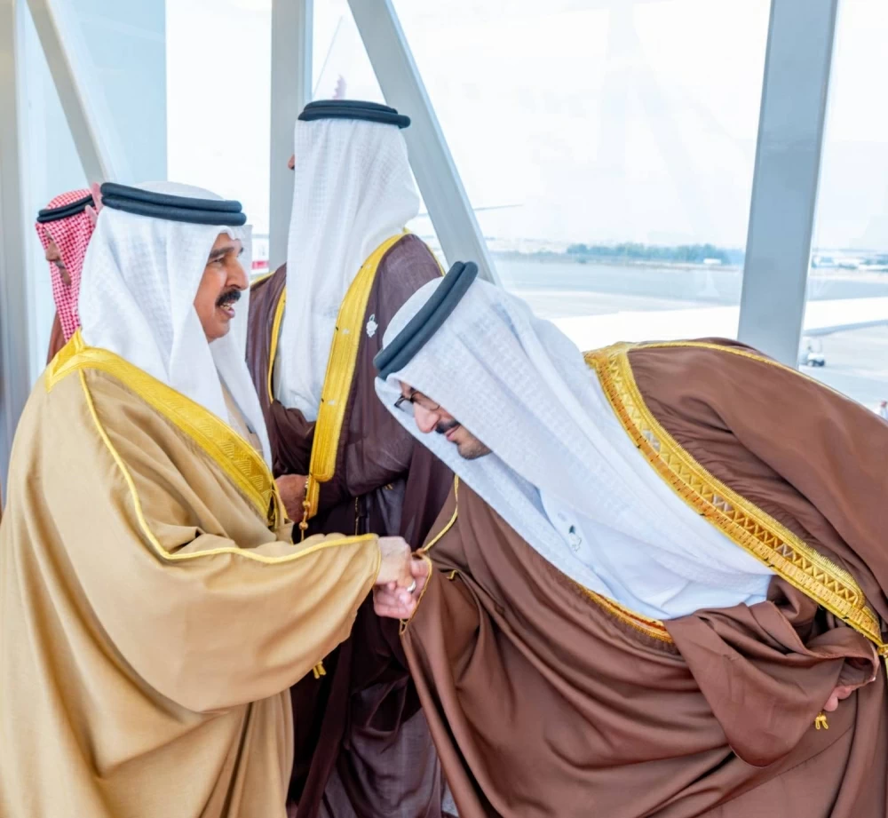 الملك المعظم يعود إلى أرض الوطن بعد زيارة خاصة لمصر