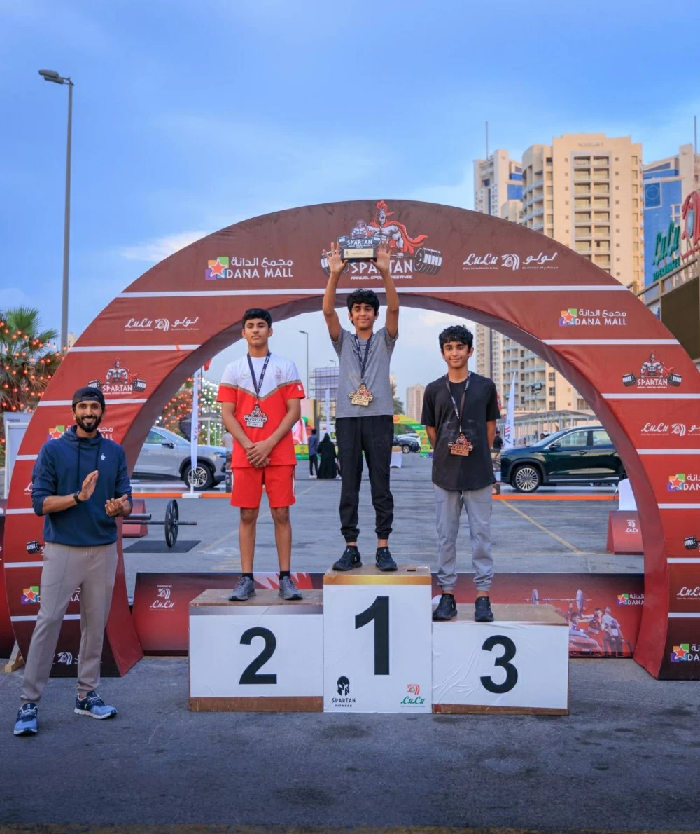 ناصر بن حمد يتابع مشاركة أنجال سموه في مهرجان سبارتان الرياضي