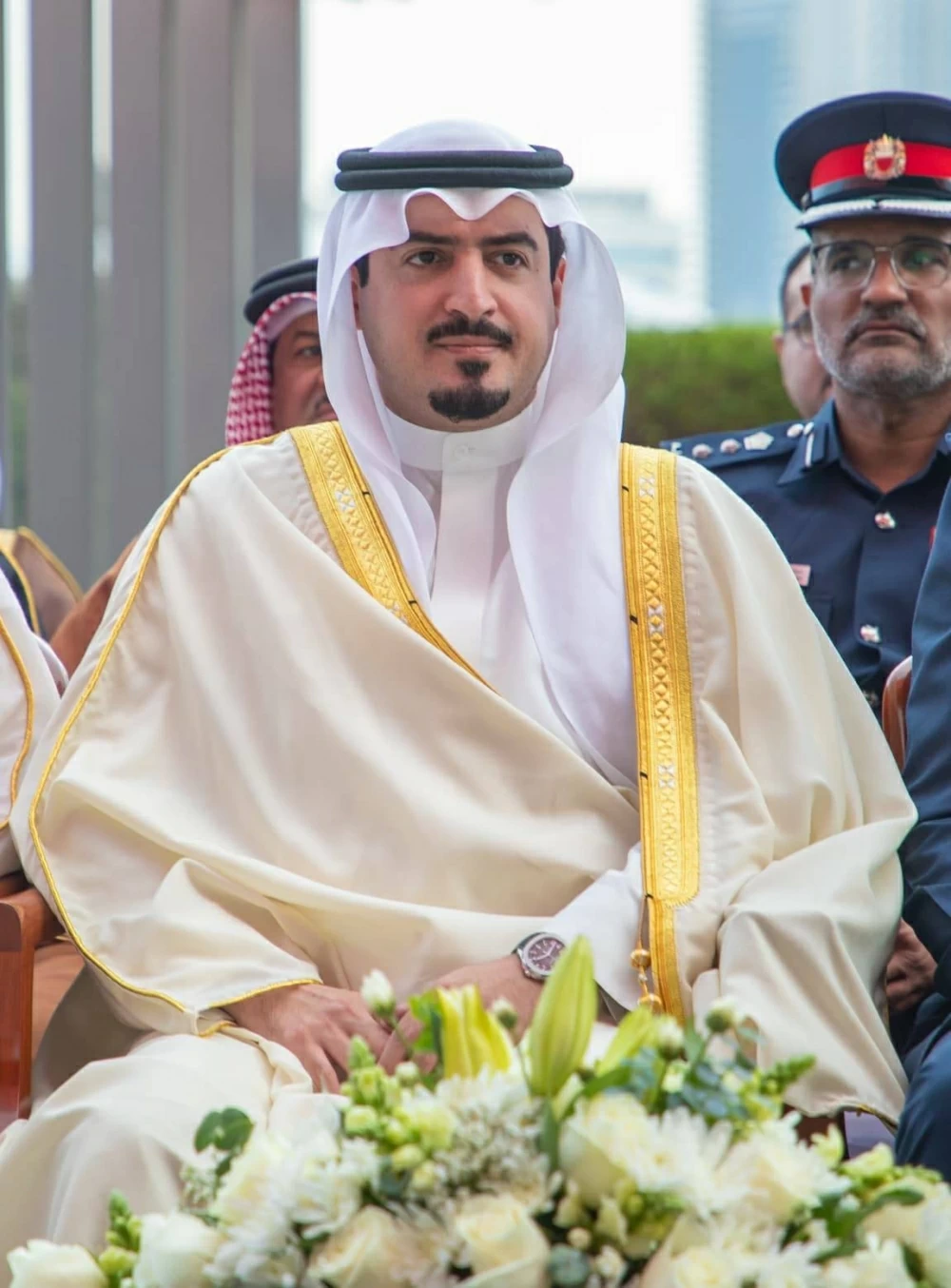 محافظ العاصمة يحضر طابور شرطة البحرين احتفاءاً بالاعياد الوطنية