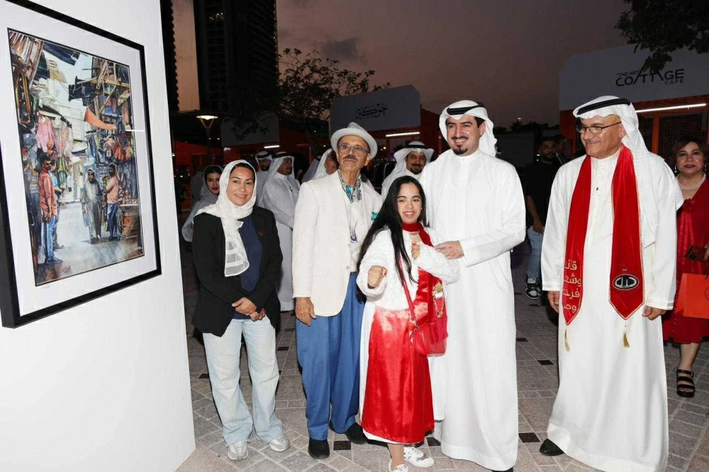 محافظة العاصمة تحتفي بالأعياد الوطنية في خليج البحرين