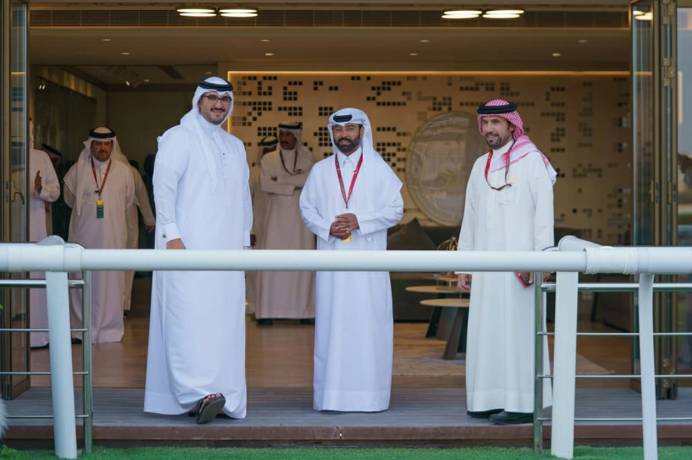 ولي العهد رئيس الوزراء يشهد مهرجان الرفه للإعلام لسباق الخيل