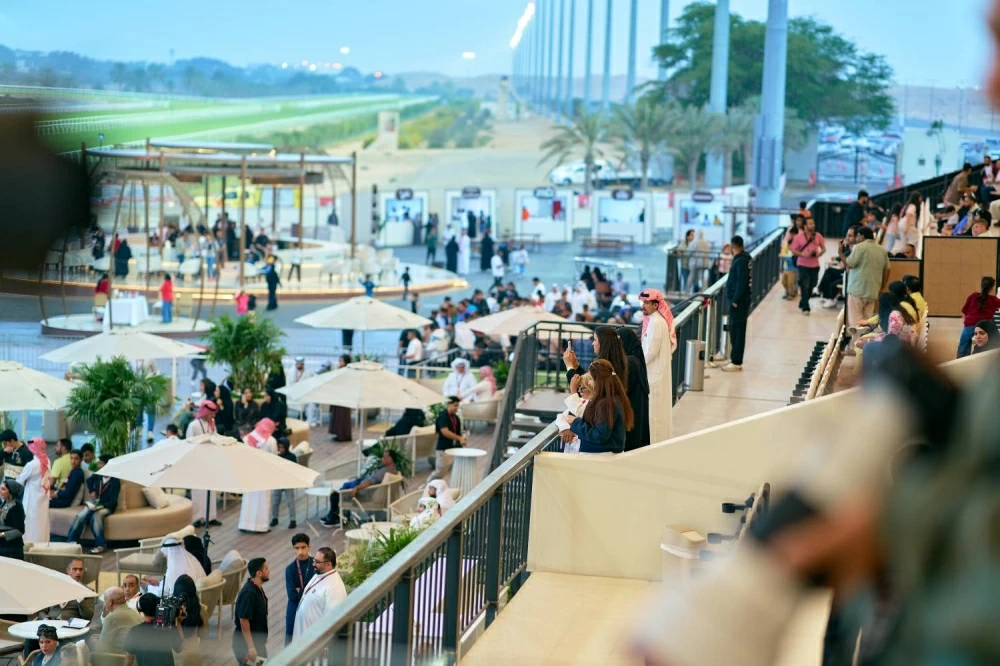 ولي العهد رئيس الوزراء يشهد مهرجان الرفه للإعلام لسباق الخيل